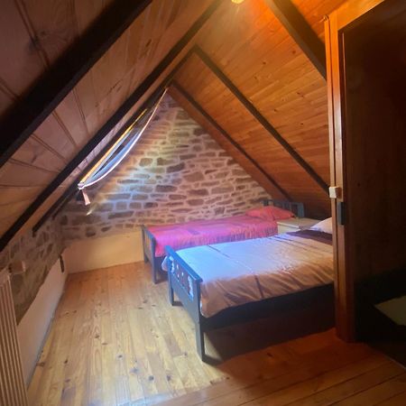 Sue'S Cottages Pleuven エクステリア 写真