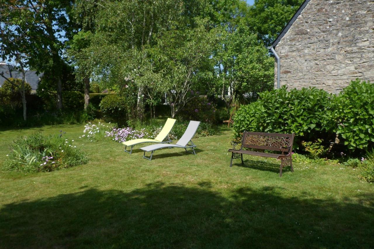 Sue'S Cottages Pleuven エクステリア 写真