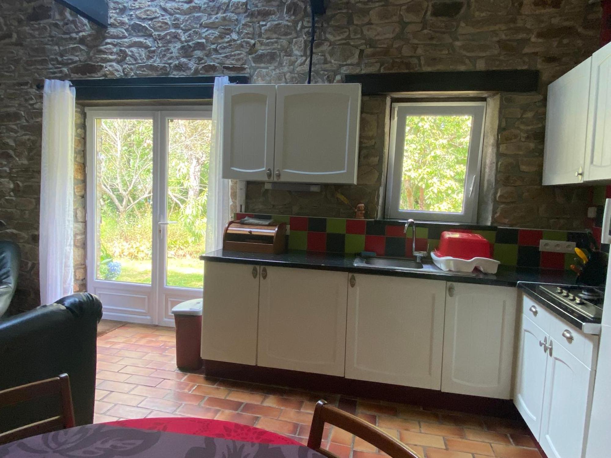 Sue'S Cottages Pleuven エクステリア 写真