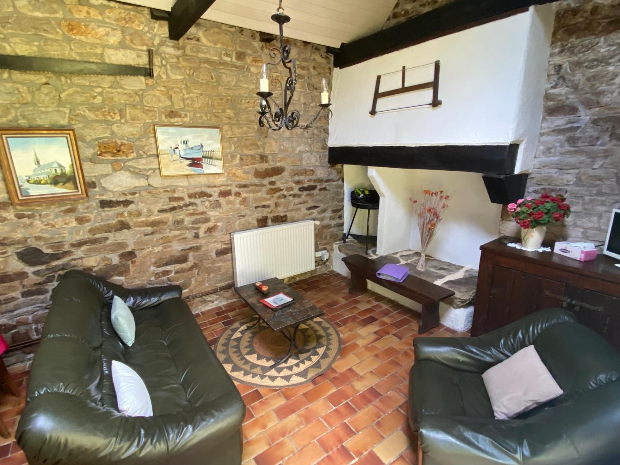 Sue'S Cottages Pleuven エクステリア 写真