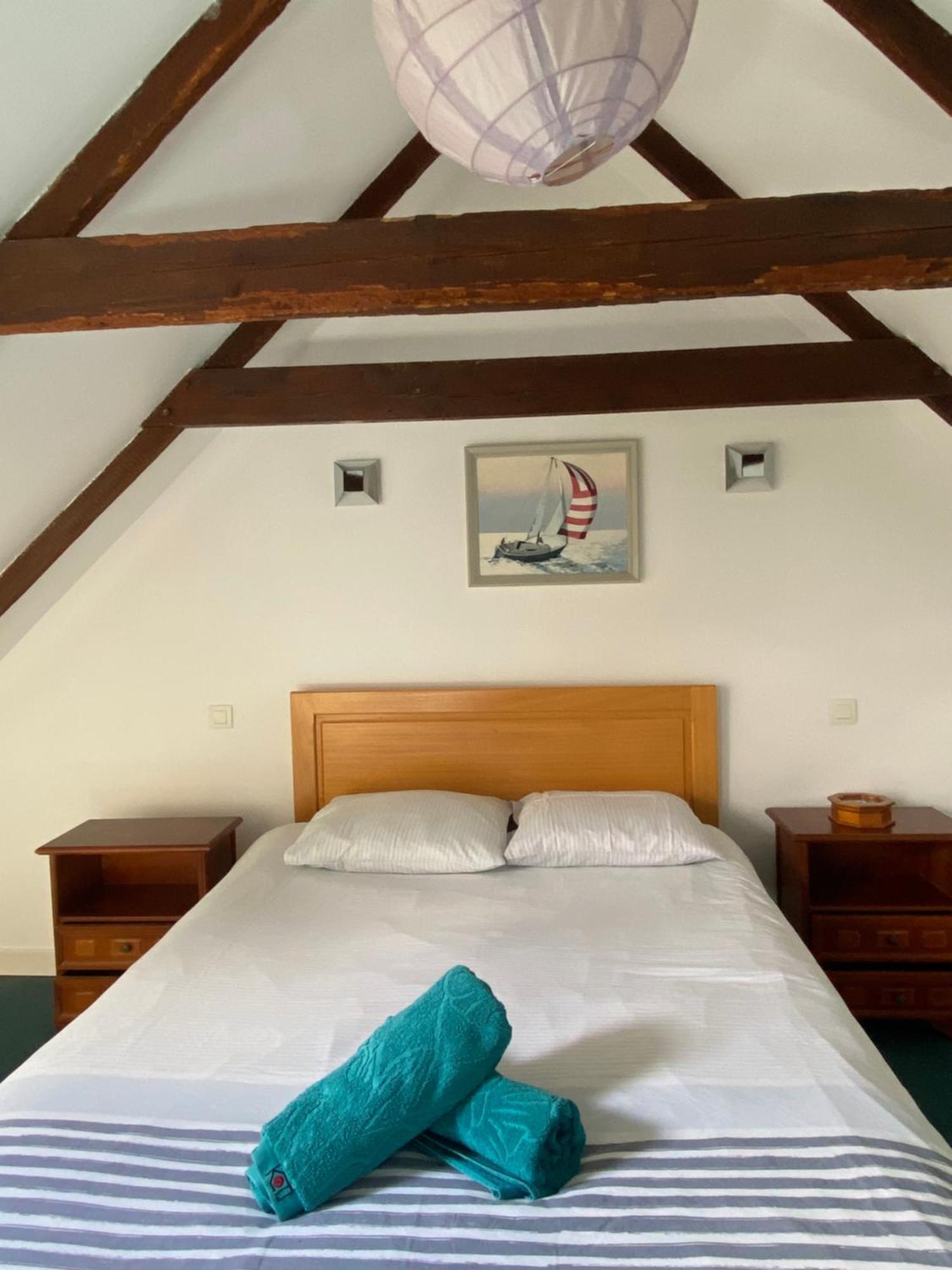 Sue'S Cottages Pleuven エクステリア 写真