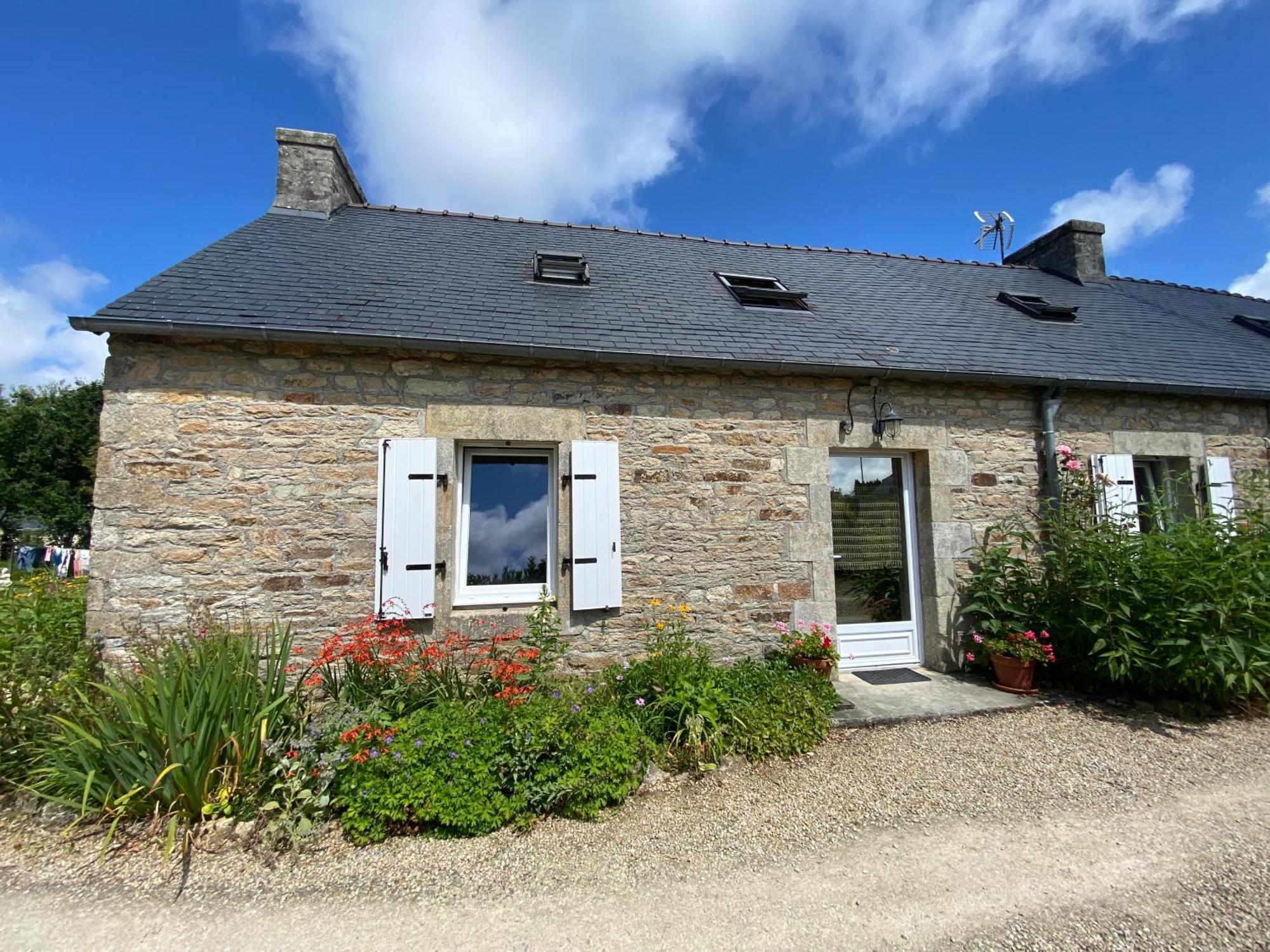Sue'S Cottages Pleuven エクステリア 写真