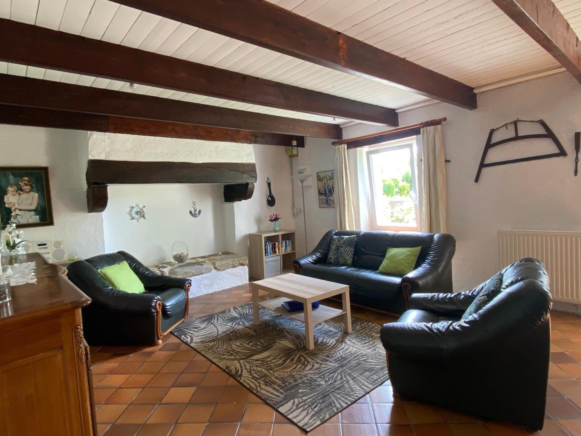 Sue'S Cottages Pleuven エクステリア 写真